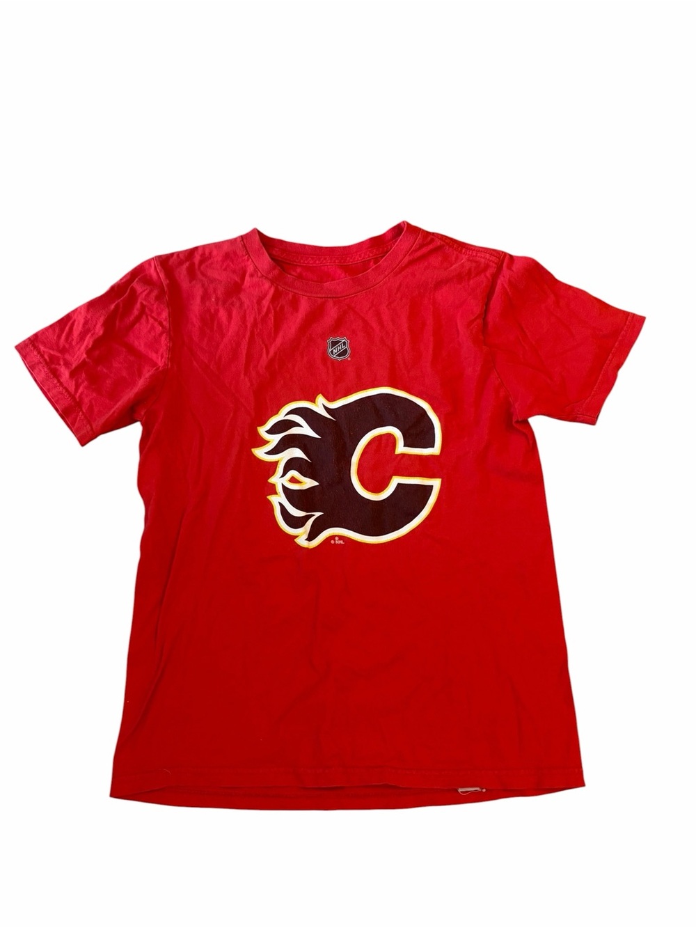 Reebok Calgary Flames Johnny Gaudreau #13 Youth T-Shirt Size M (10-12)